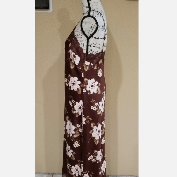 I.N.C International Women's Autumn Floral Lace Trim Long Nightgown. Size S - Picture 9 of 11